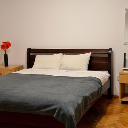 Brand New Apartment In City Center Львов Экстерьер фото