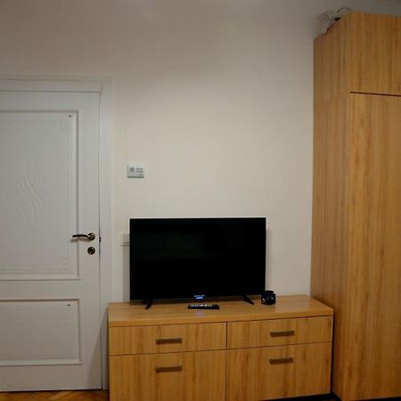 Brand New Apartment In City Center Львов Экстерьер фото