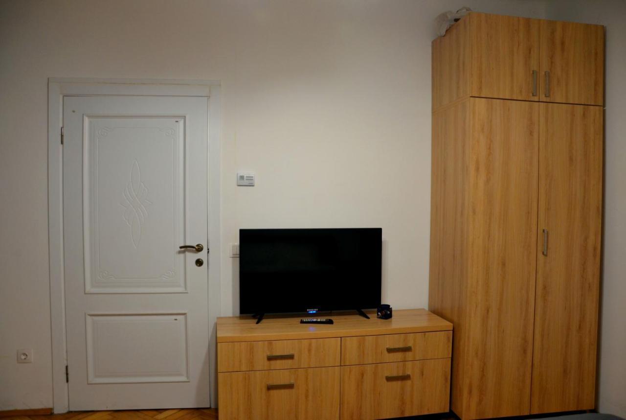 Brand New Apartment In City Center Львов Экстерьер фото
